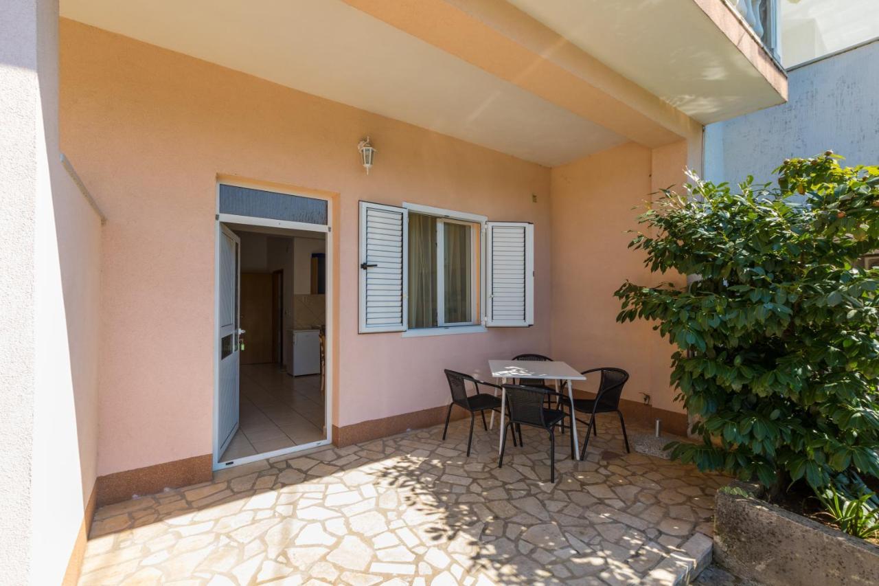 Lana R. Apartment Crikvenica Exterior photo